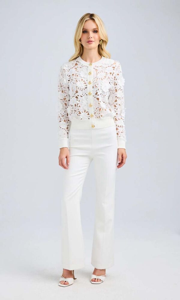 Erin : cardigan en dentelle 3D -  Nellie : pantalon en crêpe blanc - Image 5