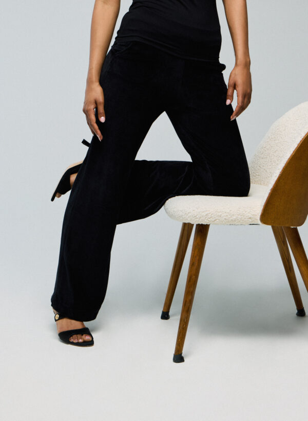 Majestic Filatures | Pantalon classique droit en velours - Image 4