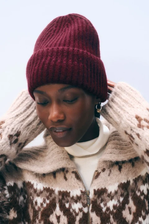 White & Warren | Cashmere Luxe Ribbed Beanie Black