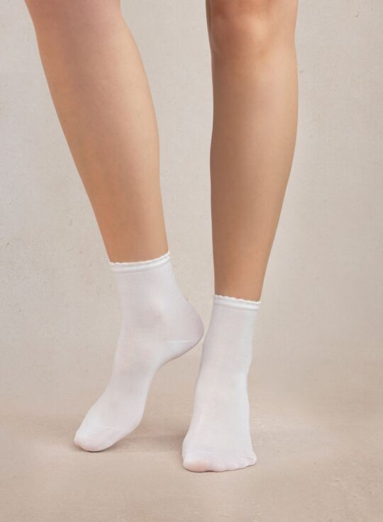 Bleuforêt | Plain Short Lisle Socks With Crinkle Trim White