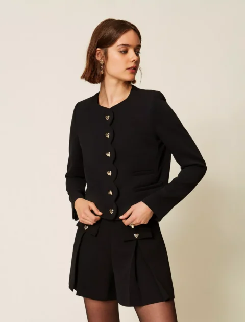 Twinset | Veste en crêpe à boutons en forme de cœur – noire