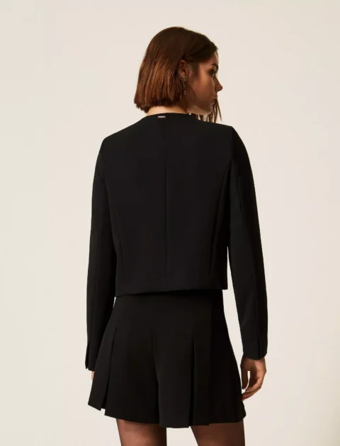 Twinset | Veste en crêpe à boutons en forme de cœur – noire