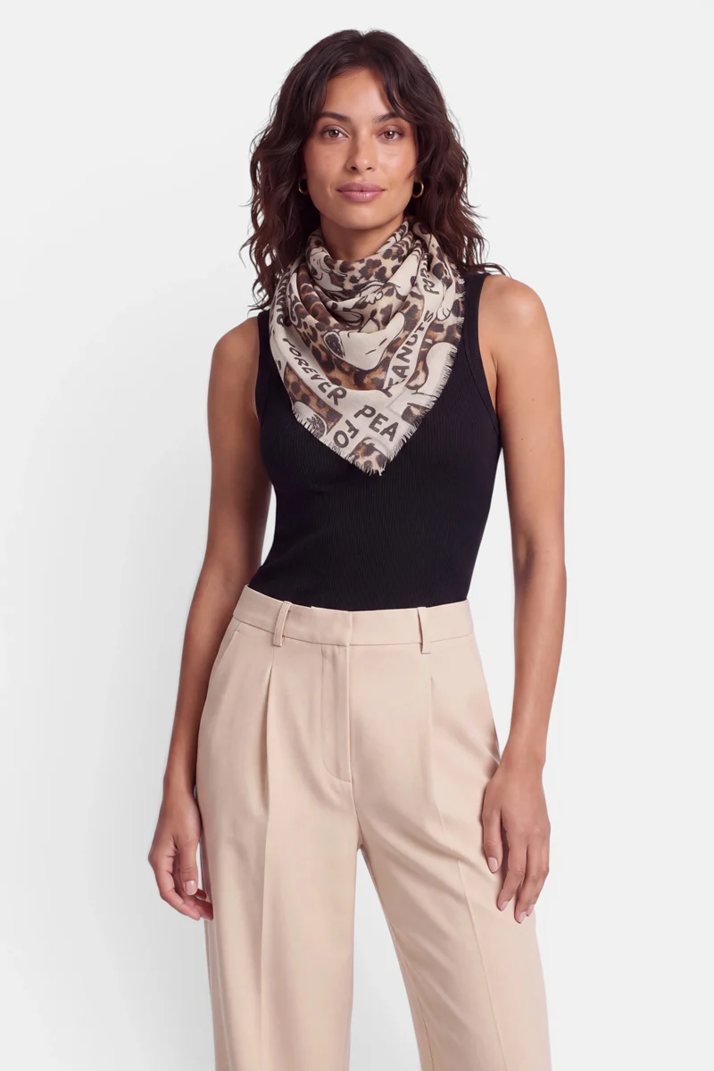 Center fashion image