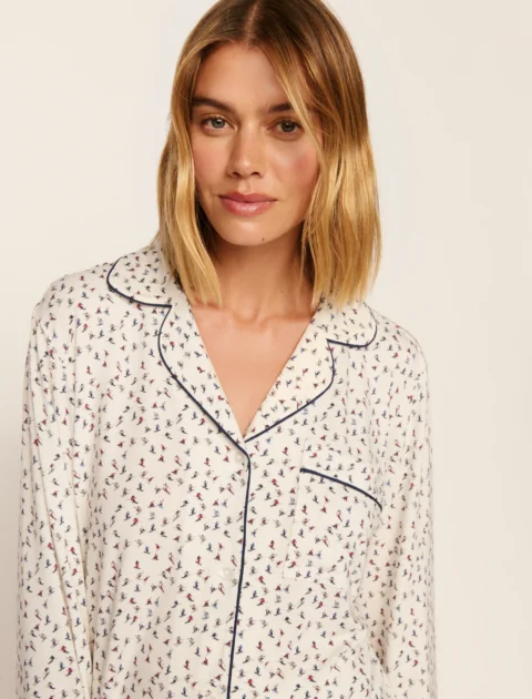 Eberjey | Pyjama long Gisele en modal TENCEL™ – Sur les pistes, ivoire/marine